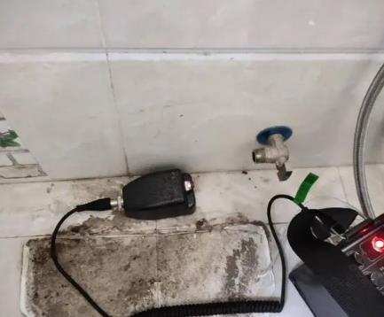 锡林郭勒盟屋顶漏水维修公司分享下卫生间漏水的危害及解决方法